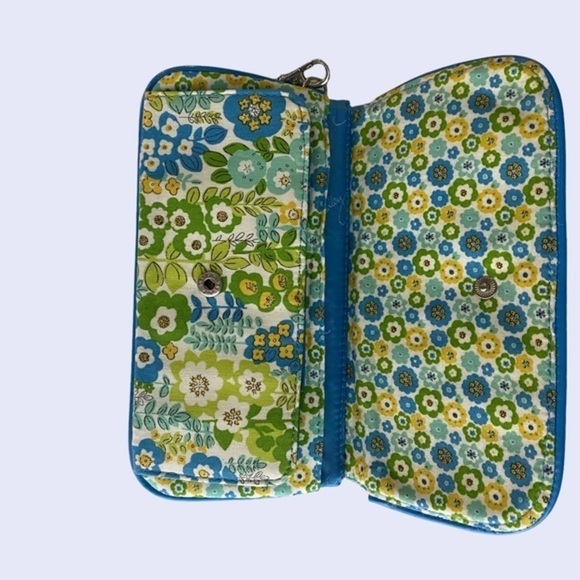 Vera Bradley Tri Fold Wallet.  (English Meadow Pattern) - Picture 2 of 6